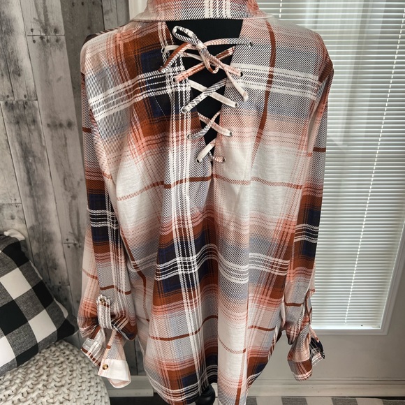 Modish Rebel Plaid Button Up - Picture 2 of 4